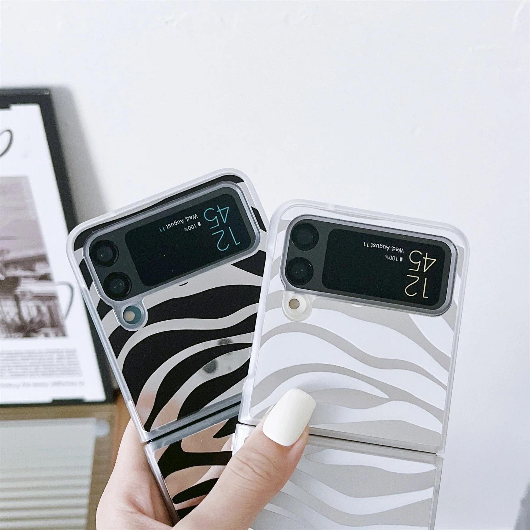 Luxury Zebra Pattern Transparent Case for Samsung Galaxy Z Flip 4 - Image 5